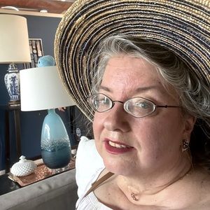 Meet your Posher, Christina